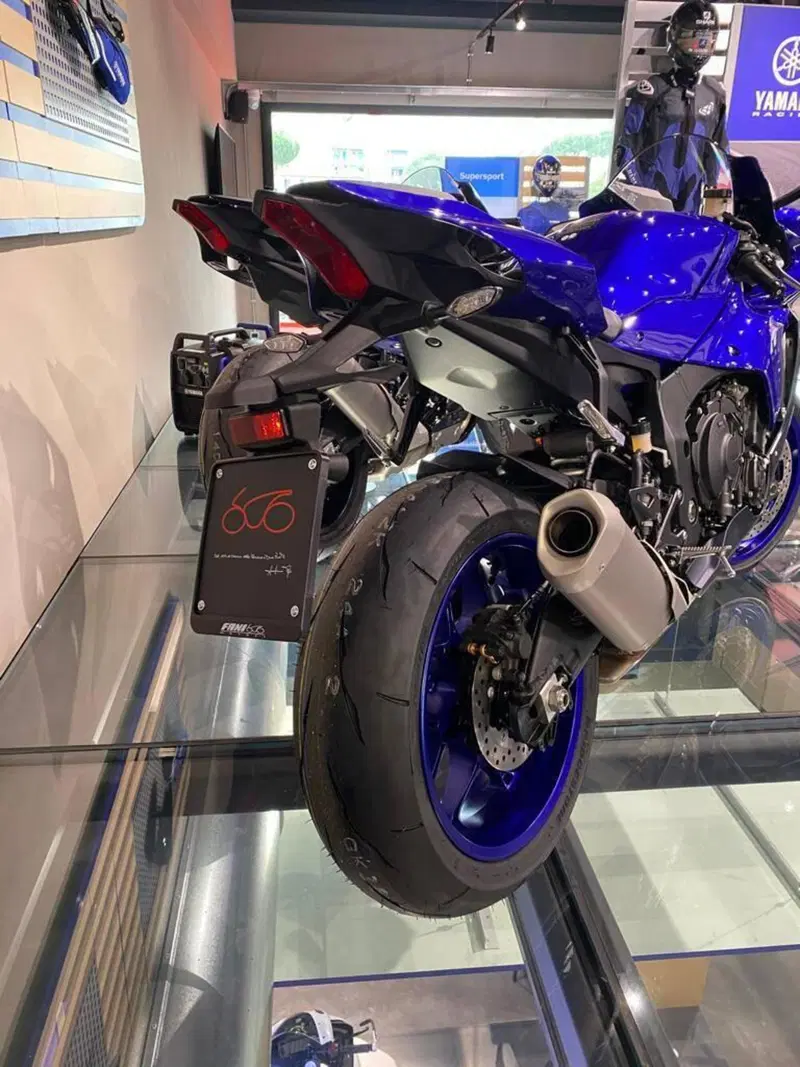 Yamaha YZF R1 (2020 - 25) (5)