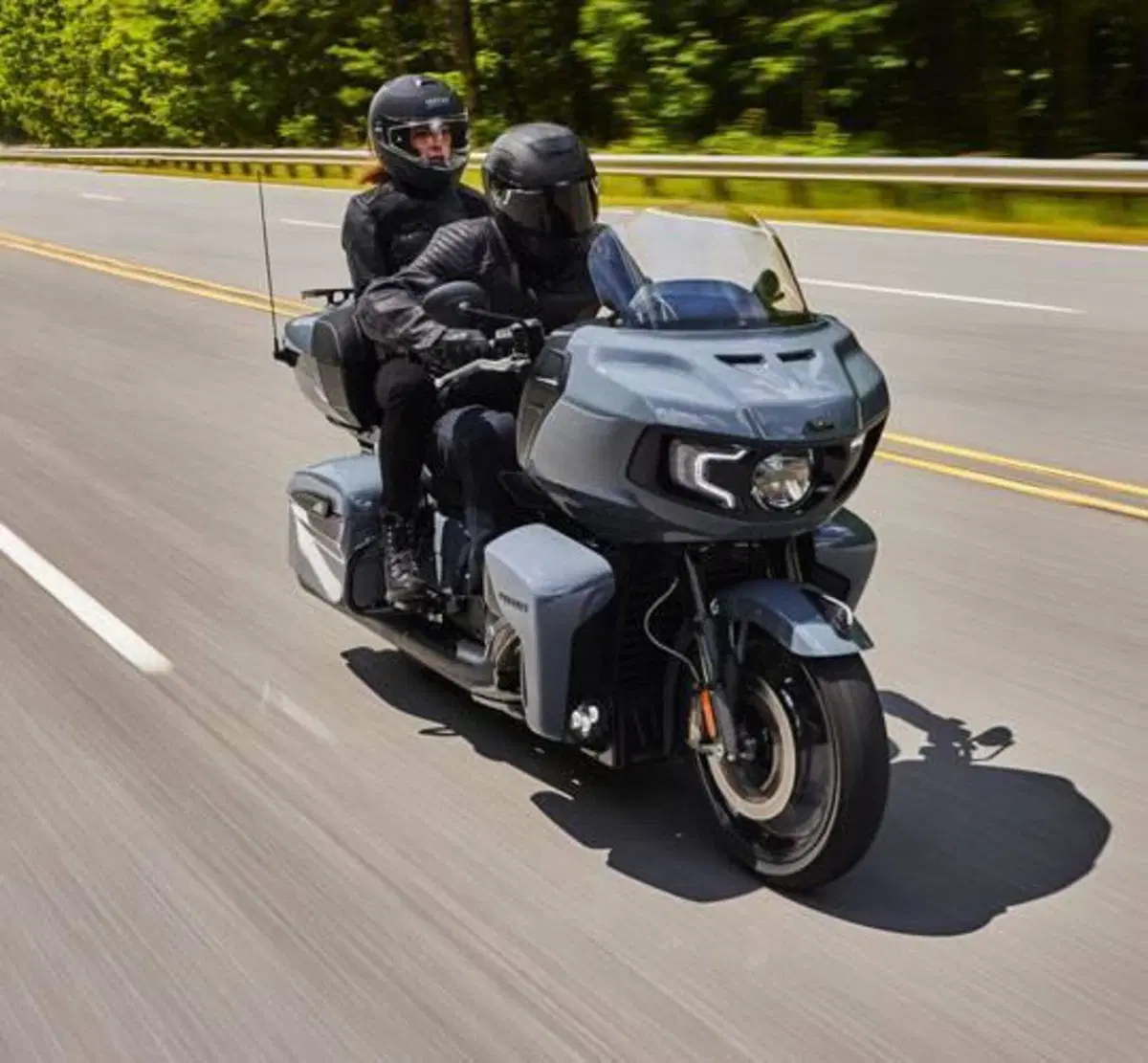 Indian Pursuit 1834 Powerplus Dark Horse (2025 - 26) (5)