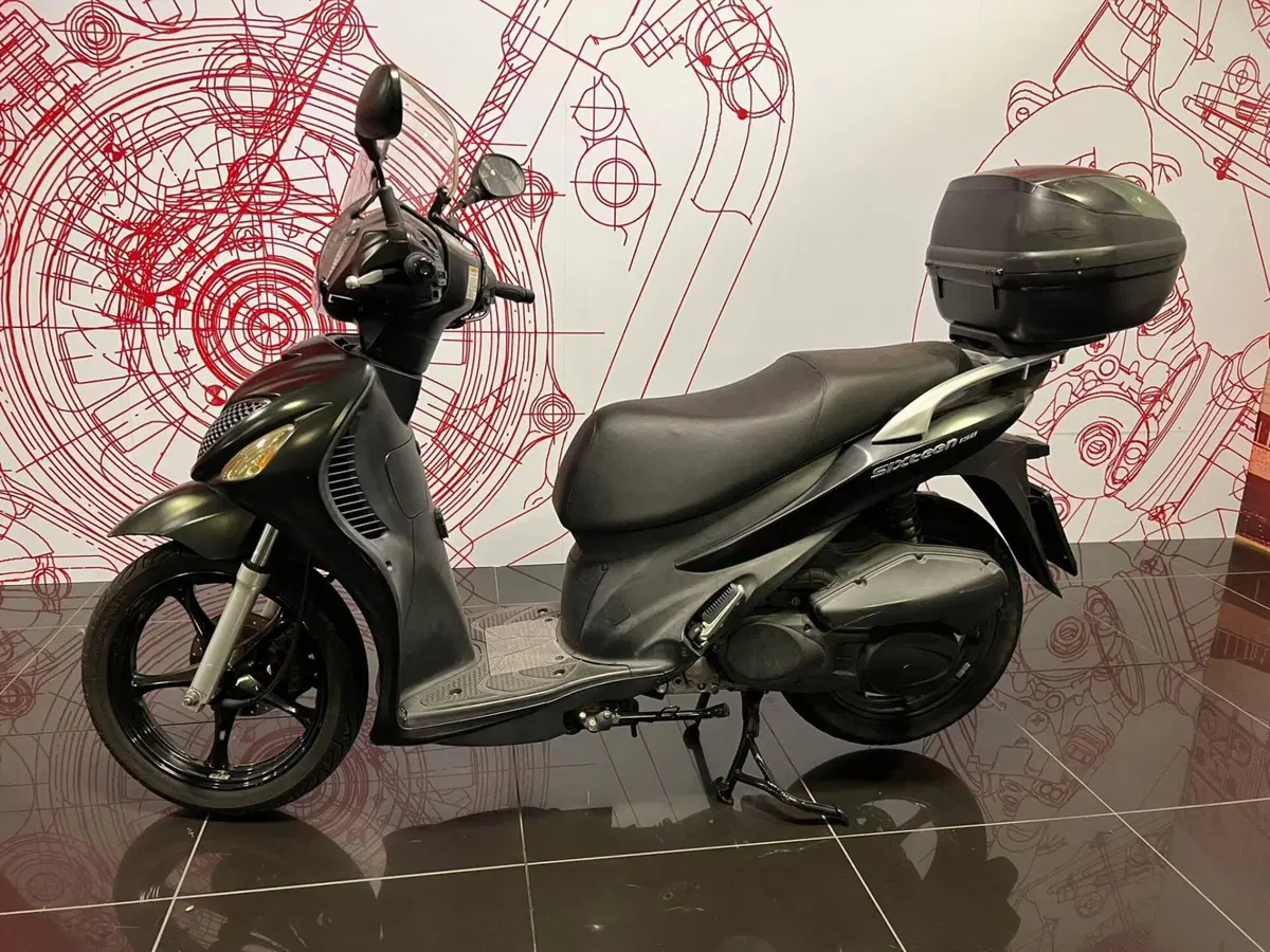 Suzuki SIXteen 150 (2007 - 14) (2)