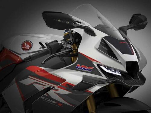 Honda CBR1000RR-R Fireblade, spunta un'ipotesi modello 2024 (3)