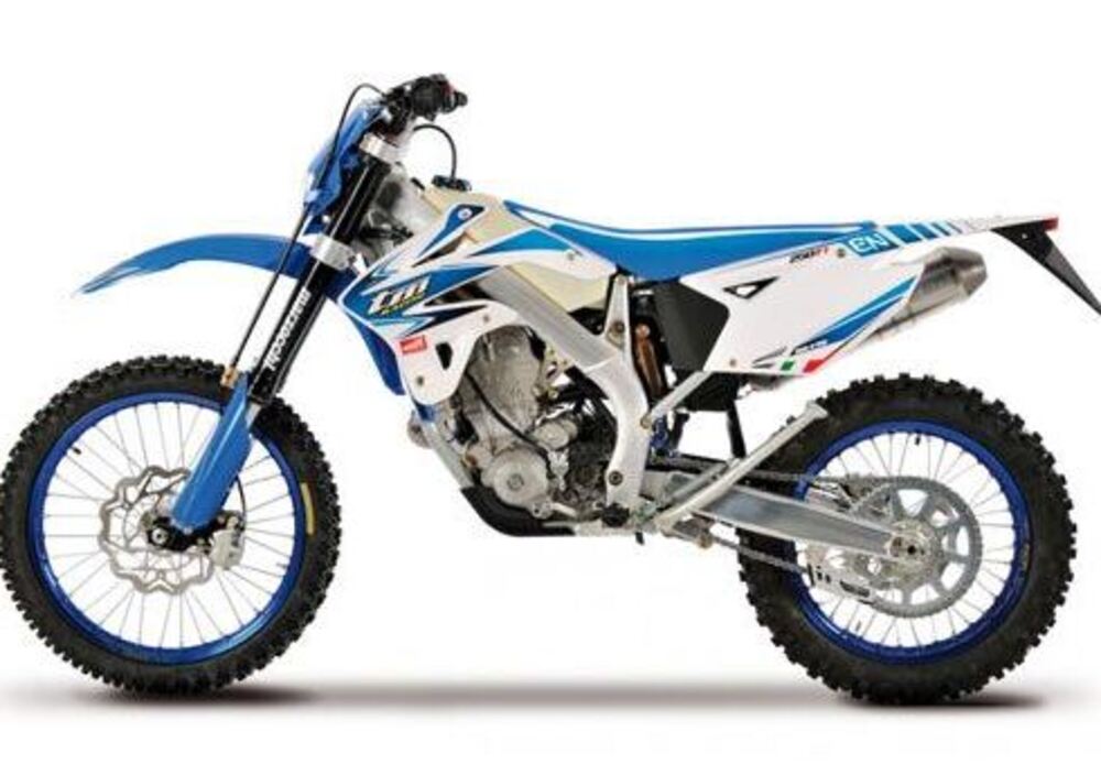 Tm Moto EN 250 Fi (2014) (2)