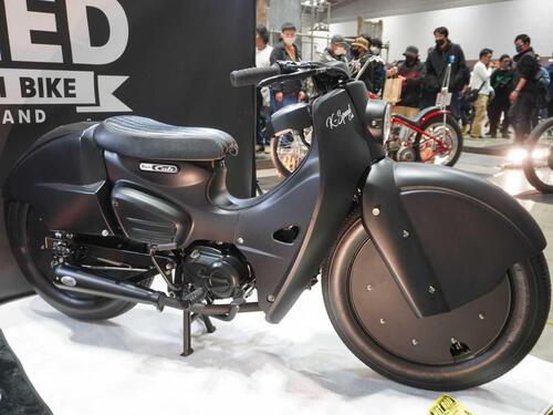 Bianco o nero? Comunque sia il Super Cub di K-Speed è un pezzo da collezione! [GALLERY] (2)