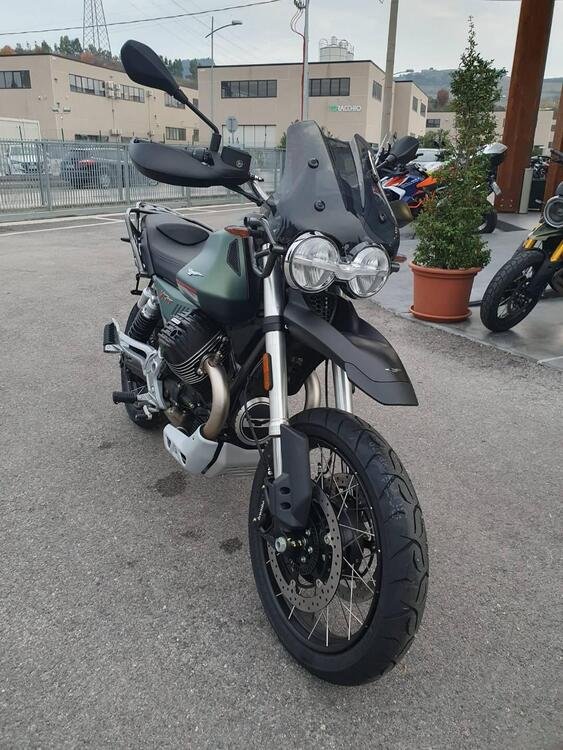 Moto Guzzi V85 TT (2021 - 23) (5)