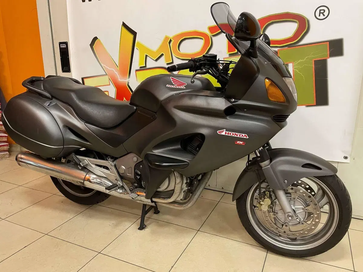 Honda Deauville 650 (1998 - 01) (2)