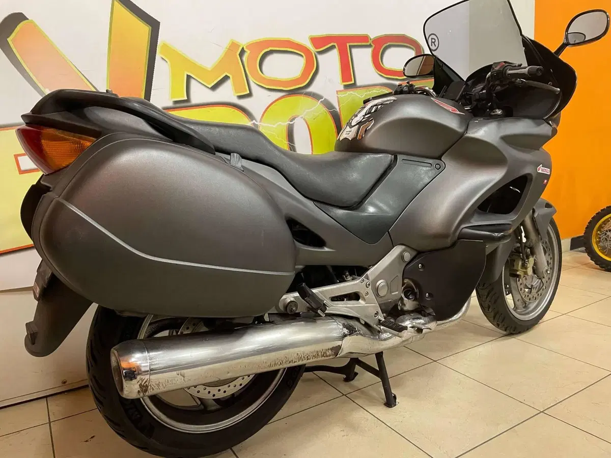 Honda Deauville 650 (1998 - 01) (3)