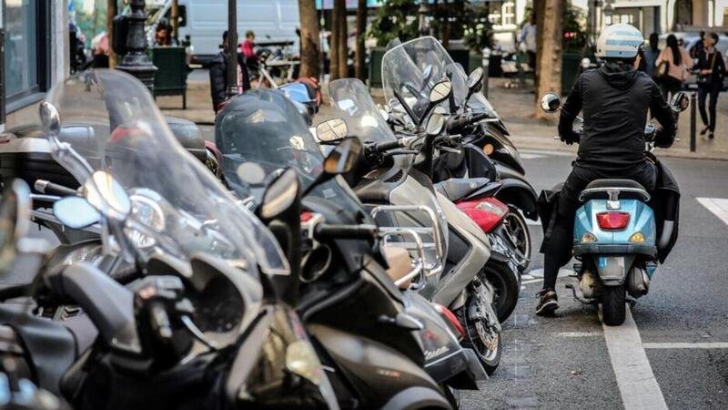 Moto parcheggiate: a Parigi 200.000 multe in tre mesi