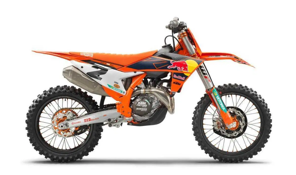 KTM annuncia la 450 SX-F Factory Edition 2023 (2)