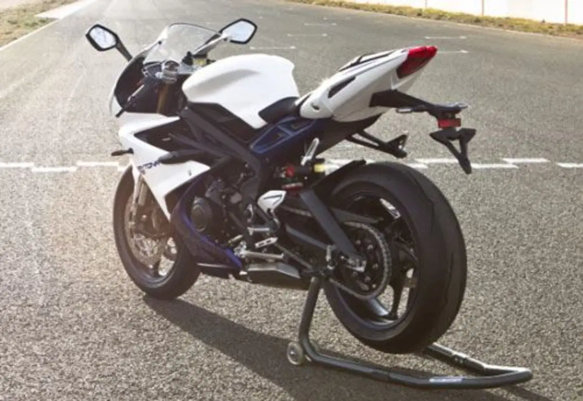 Triumph Daytona 675 Daytona 675 (2013 - 14) (2)