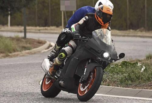 KTM RC 990: si prepara il ritorno della super sportiva [Foto Spia] (2)