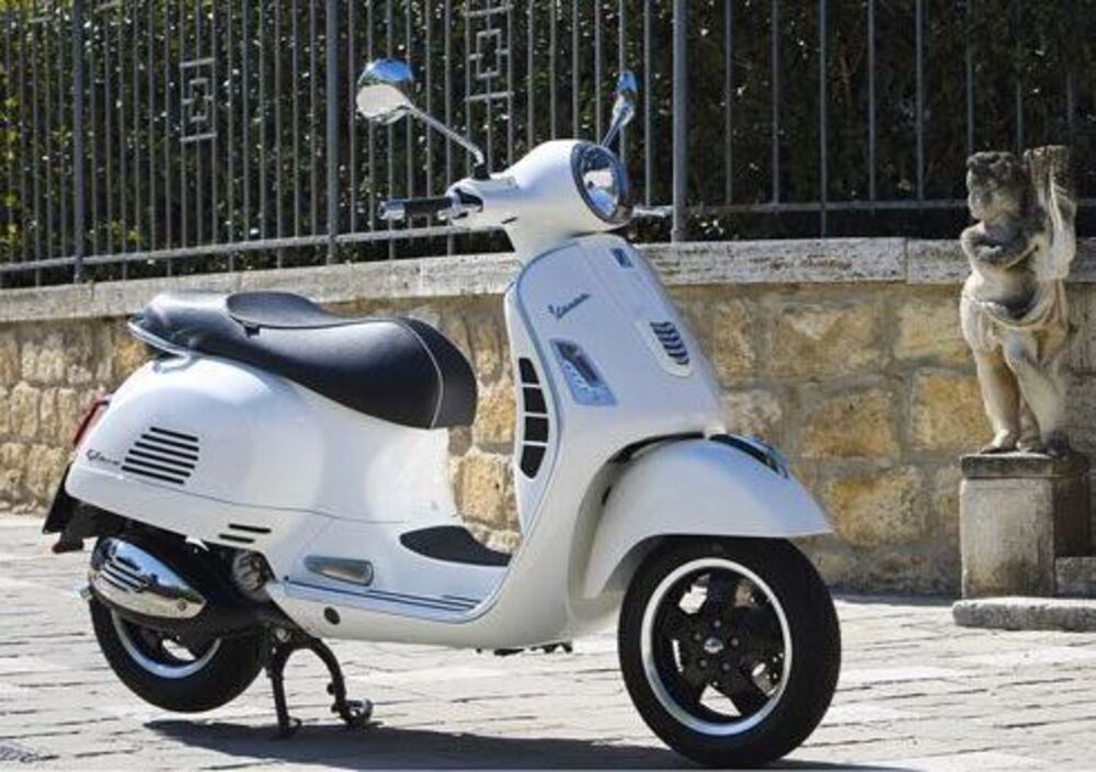 Vespa GTS 300 ABS (2014 - 16) (2)