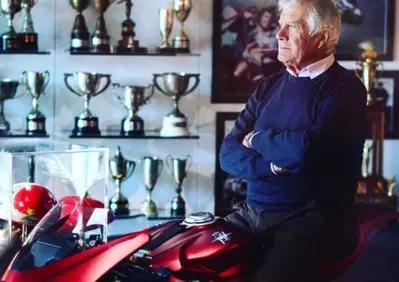 Un prezioso scrigno dei ricordi che si apre: è il canale Instagram di Giacomo Agostini