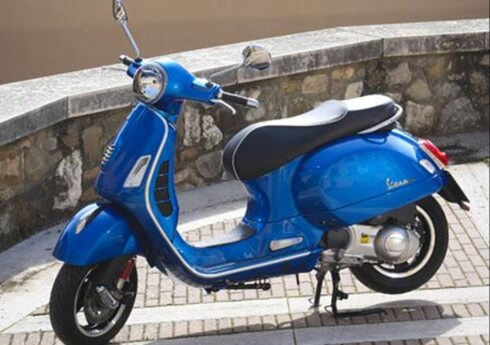 Vespa GTS 300 ABS (2014 - 16) (3)