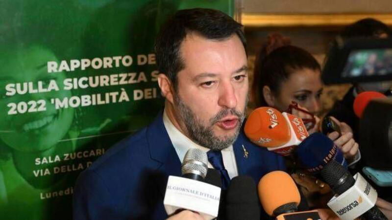 Il ministro Salvini: revoca a vita della patente e multe proporzionate al reddito