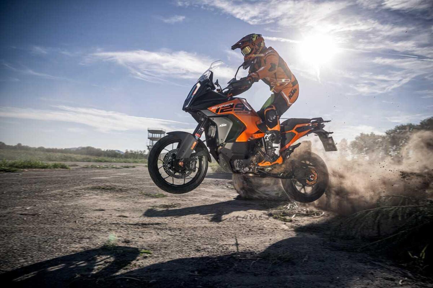 La KTM 1290 Super Adventure S si rifà il trucco per il 2023