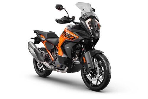 La KTM 1290 Super Adventure S si rifà il trucco per il 2023 (2)