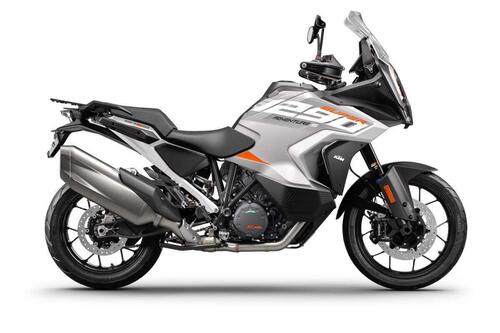 La KTM 1290 Super Adventure S si rifà il trucco per il 2023 (4)