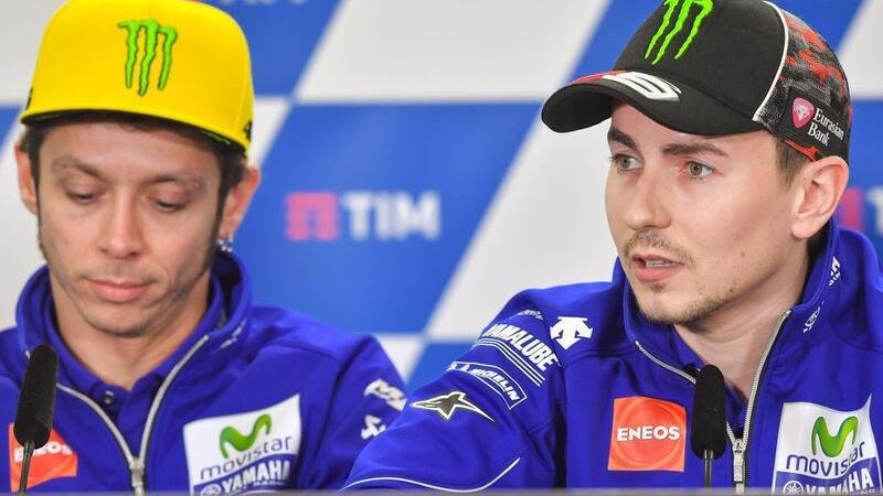 Jorge Lorenzo rivela: &quot;Nel 2015 ho chiesto a un giornalista di farmi una domanda per far pressione su Valentino Rossi&quot;