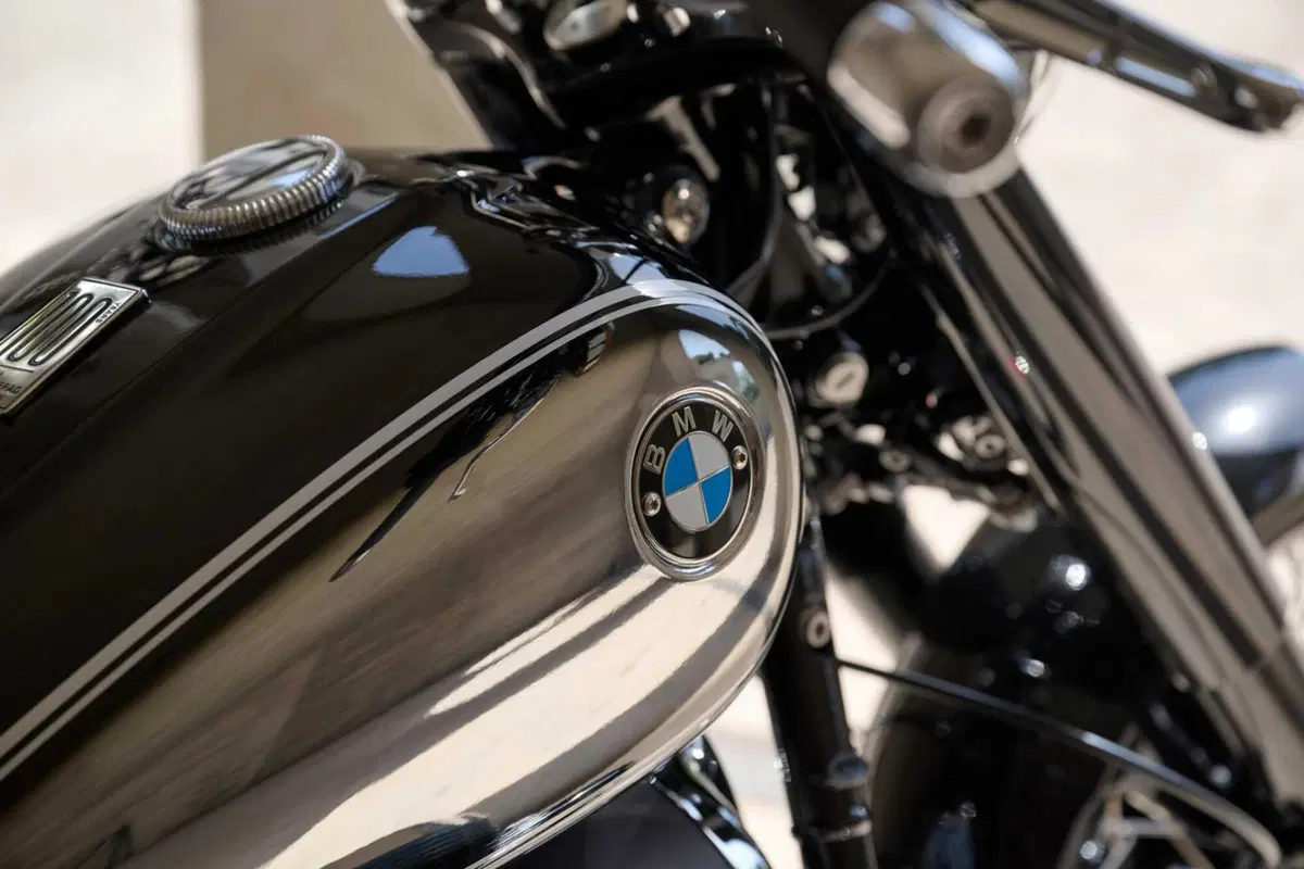 Nuove R nineT 100 Years e R18 100 Years: per i cento anni del boxer BMW (22)