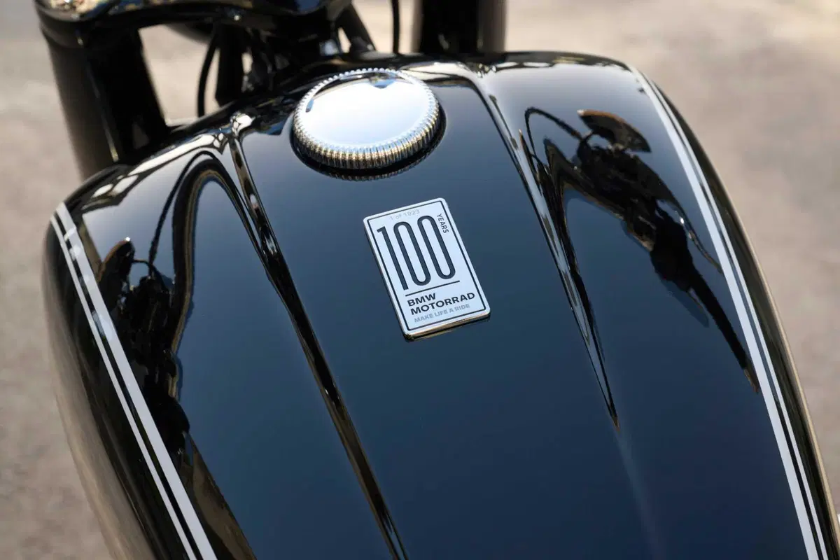 Nuove R nineT 100 Years e R18 100 Years: per i cento anni del boxer BMW (24)