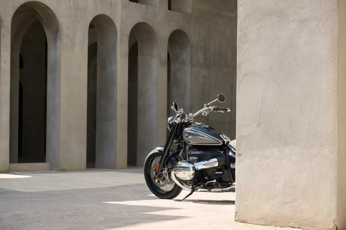 Nuove R nineT 100 Years e R18 100 Years: per i cento anni del boxer BMW (29)