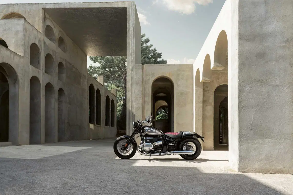 Nuove R nineT 100 Years e R18 100 Years: per i cento anni del boxer BMW (21)