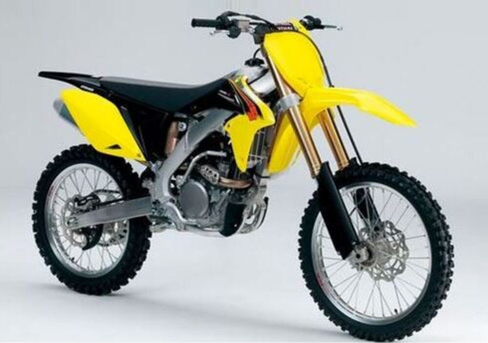 Suzuki RM-Z 250 (2015) (2)