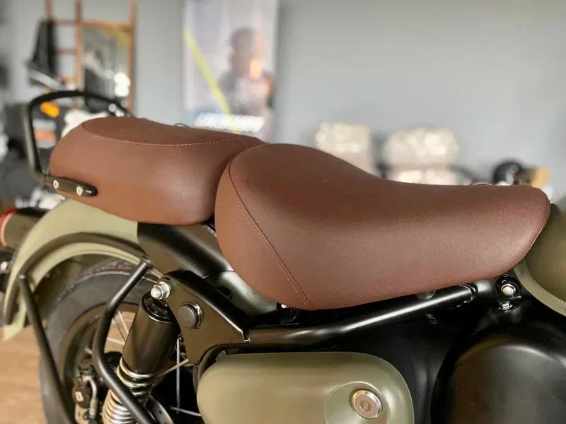 Royal Enfield Classic 350 (2021 - 26) (3)