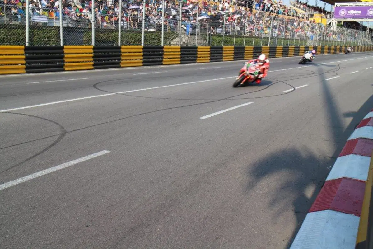 GP di Macao, Poker per Easton (6)