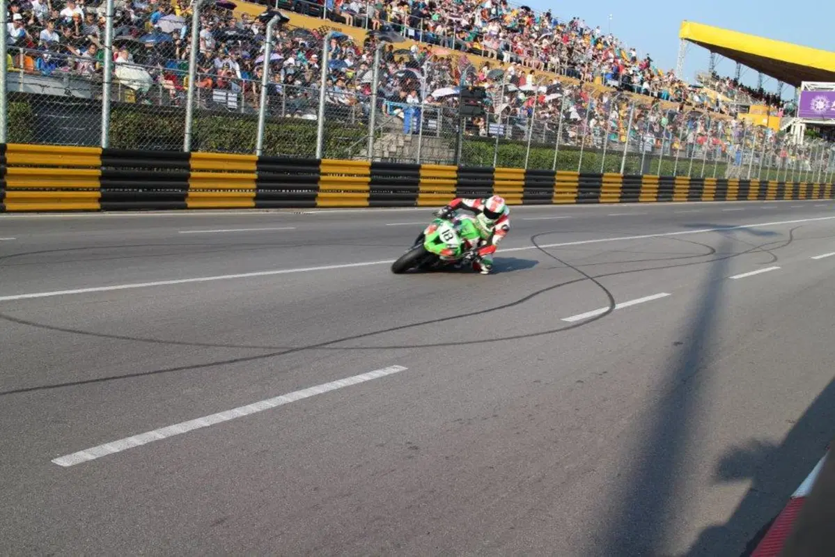 GP di Macao, Poker per Easton (7)