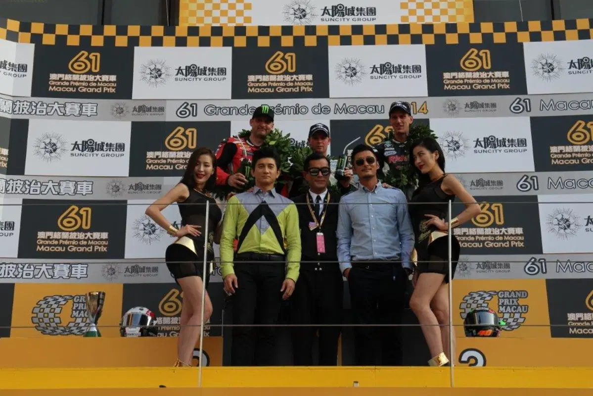GP di Macao, Poker per Easton (13)