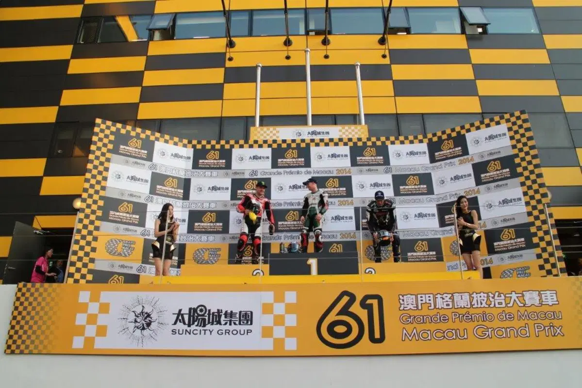 GP di Macao, Poker per Easton (12)