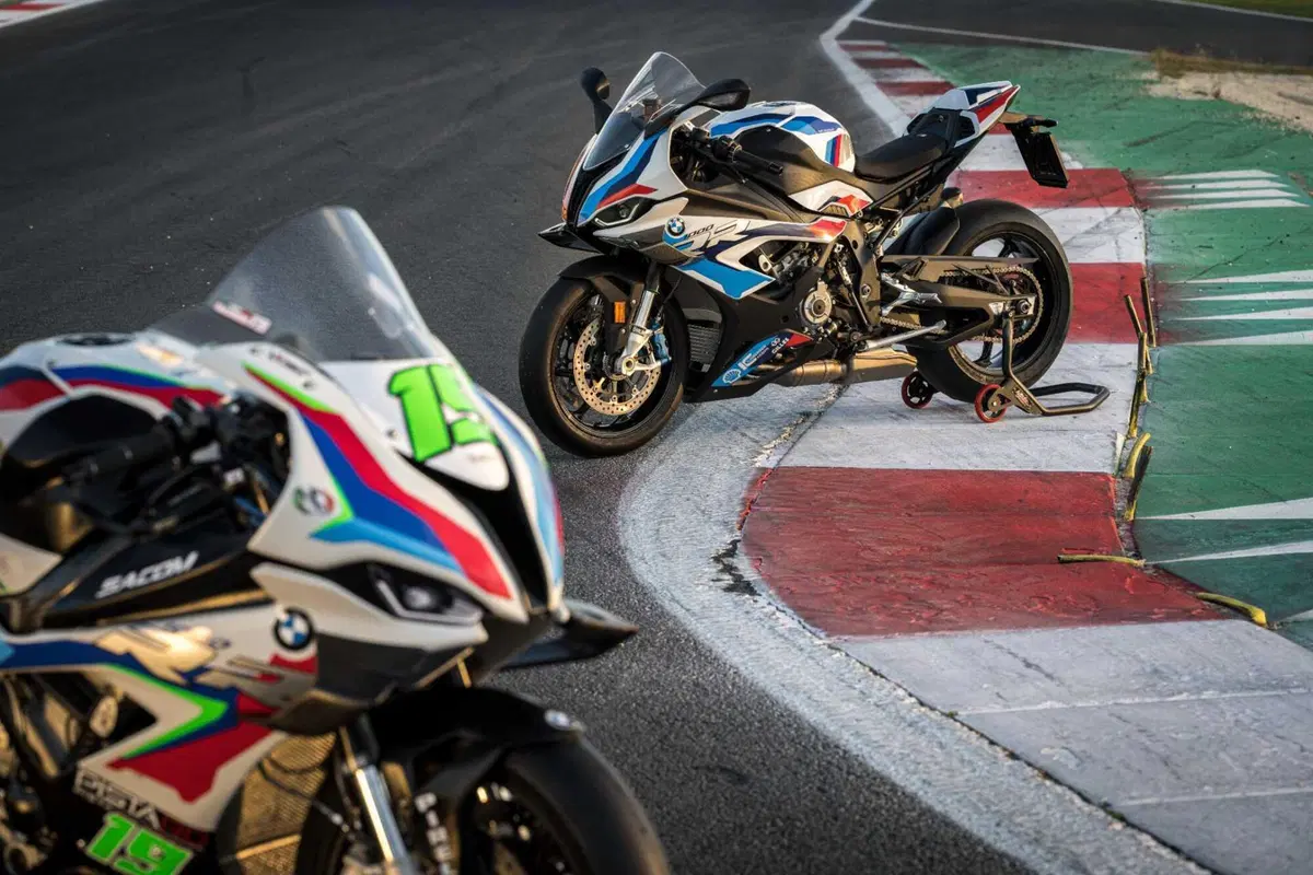 TEST BMW M1000RR Pistard: la regina del National Trophy 2022 (18)