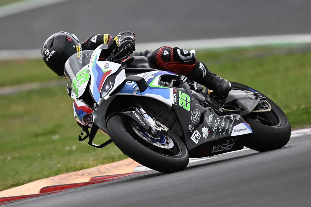 TEST BMW M1000RR Pistard: la regina del National Trophy 2022 (22)