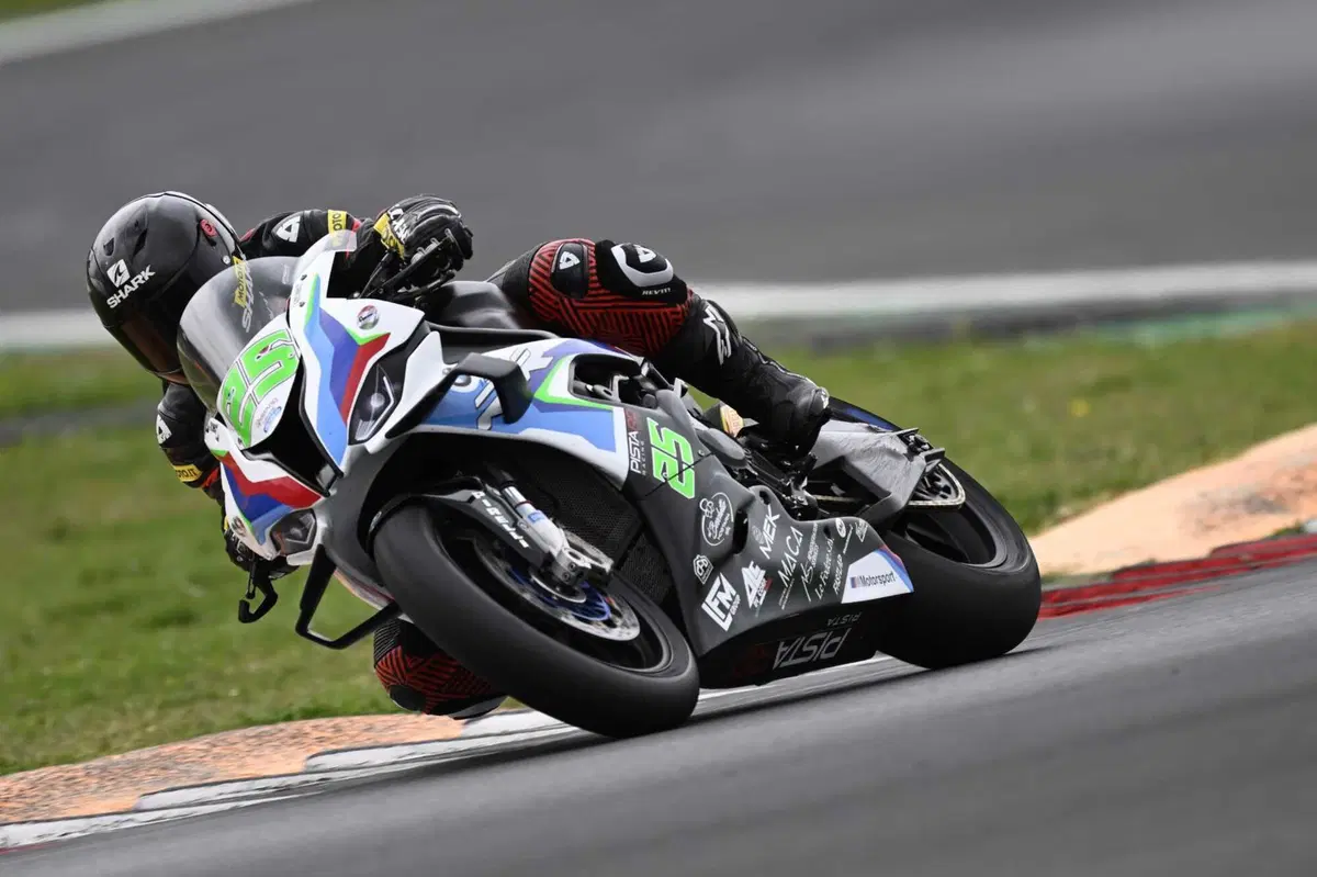 TEST BMW M1000RR Pistard: la regina del National Trophy 2022 (24)