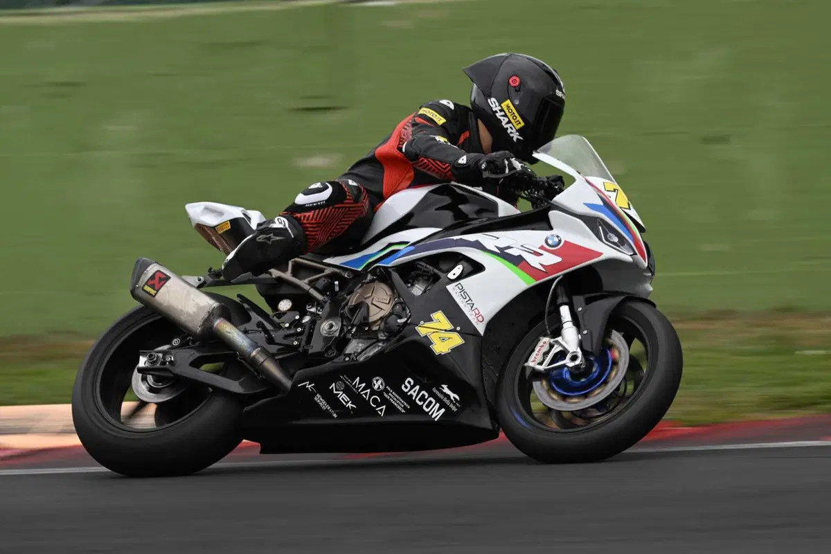 TEST BMW M1000RR Pistard: la regina del National Trophy 2022 (30)