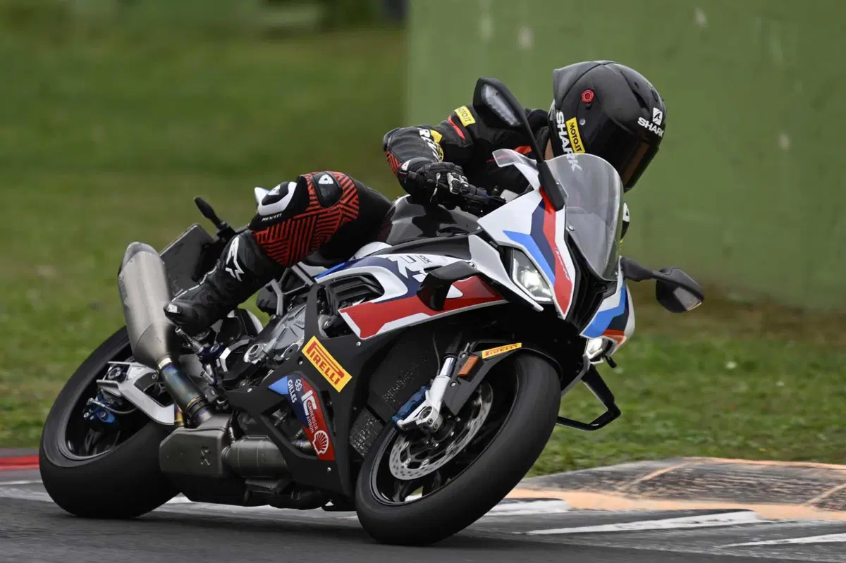 TEST BMW M1000RR Pistard: la regina del National Trophy 2022 (32)