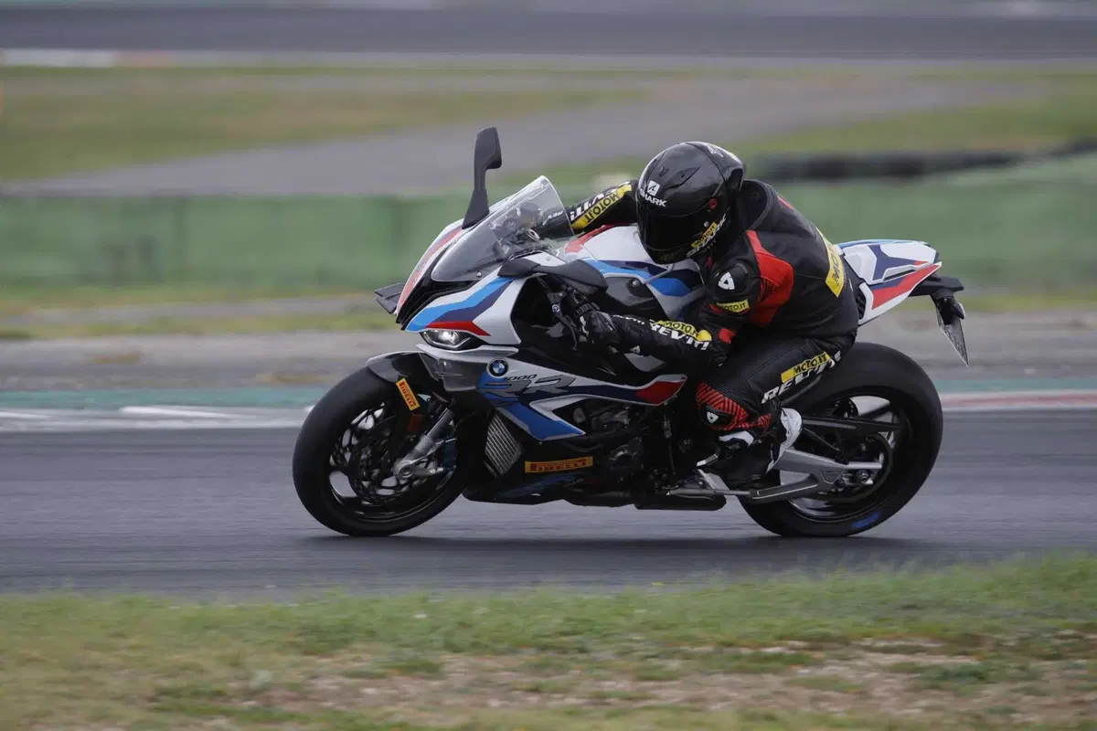 TEST BMW M1000RR Pistard: la regina del National Trophy 2022 (36)