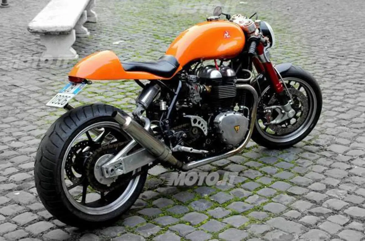 Le Strane di Moto.it: Triumph Bonneville T100 (2)