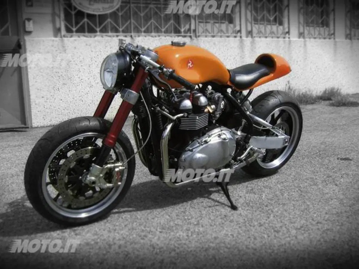 Le Strane di Moto.it: Triumph Bonneville T100 (5)
