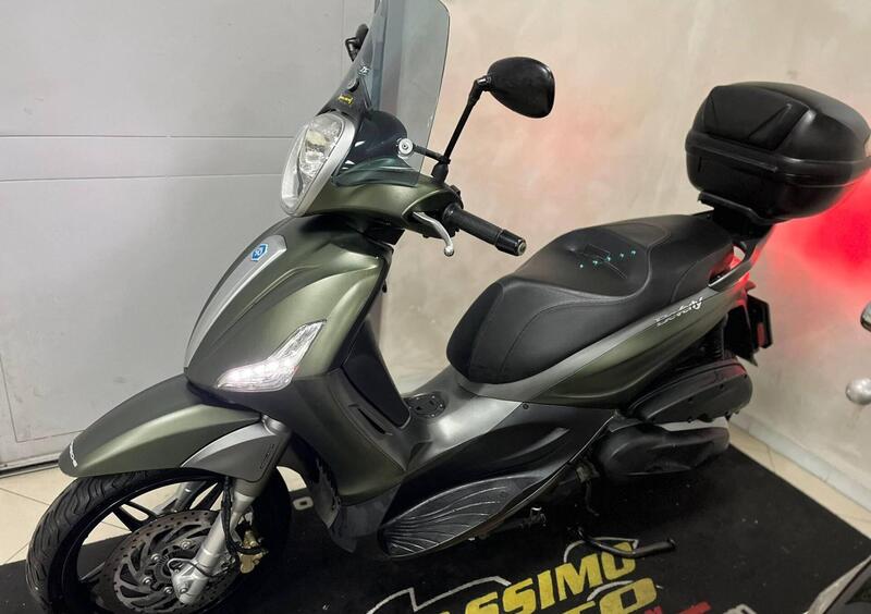 Piaggio Beverly 350 i.e ABS usata disponibile a AT