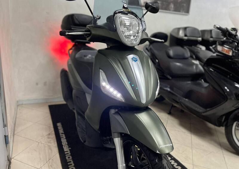 Piaggio Beverly 350 i.e ABS usata disponibile a AT