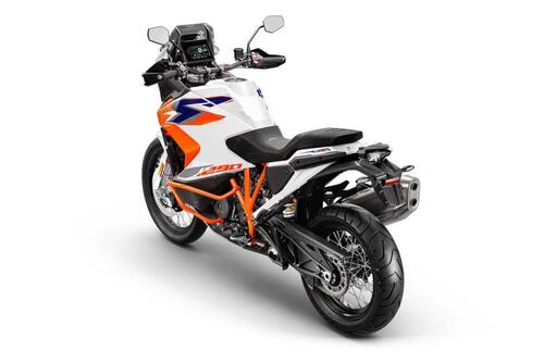 Si aggiorna così la KTM 1290 Super Adventure R 2023 (5)