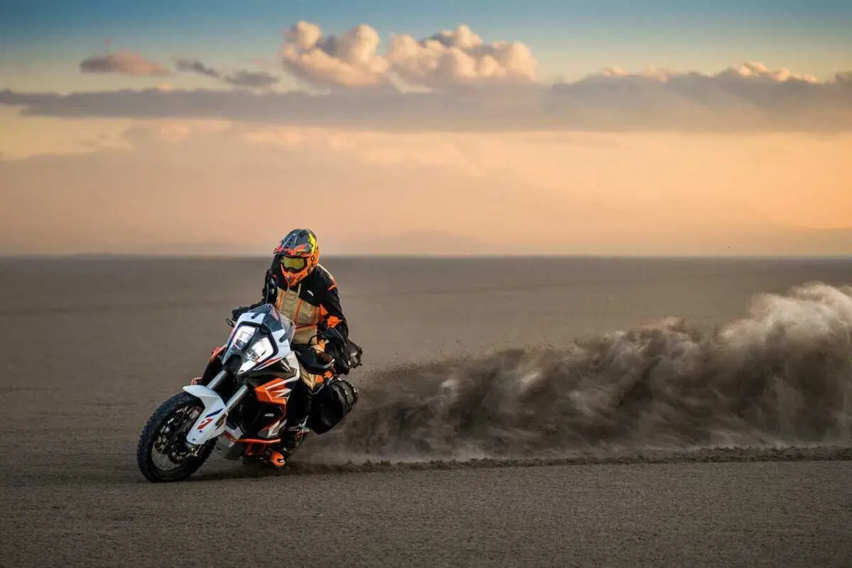 Si aggiorna così la KTM 1290 Super Adventure R 2023 (10)