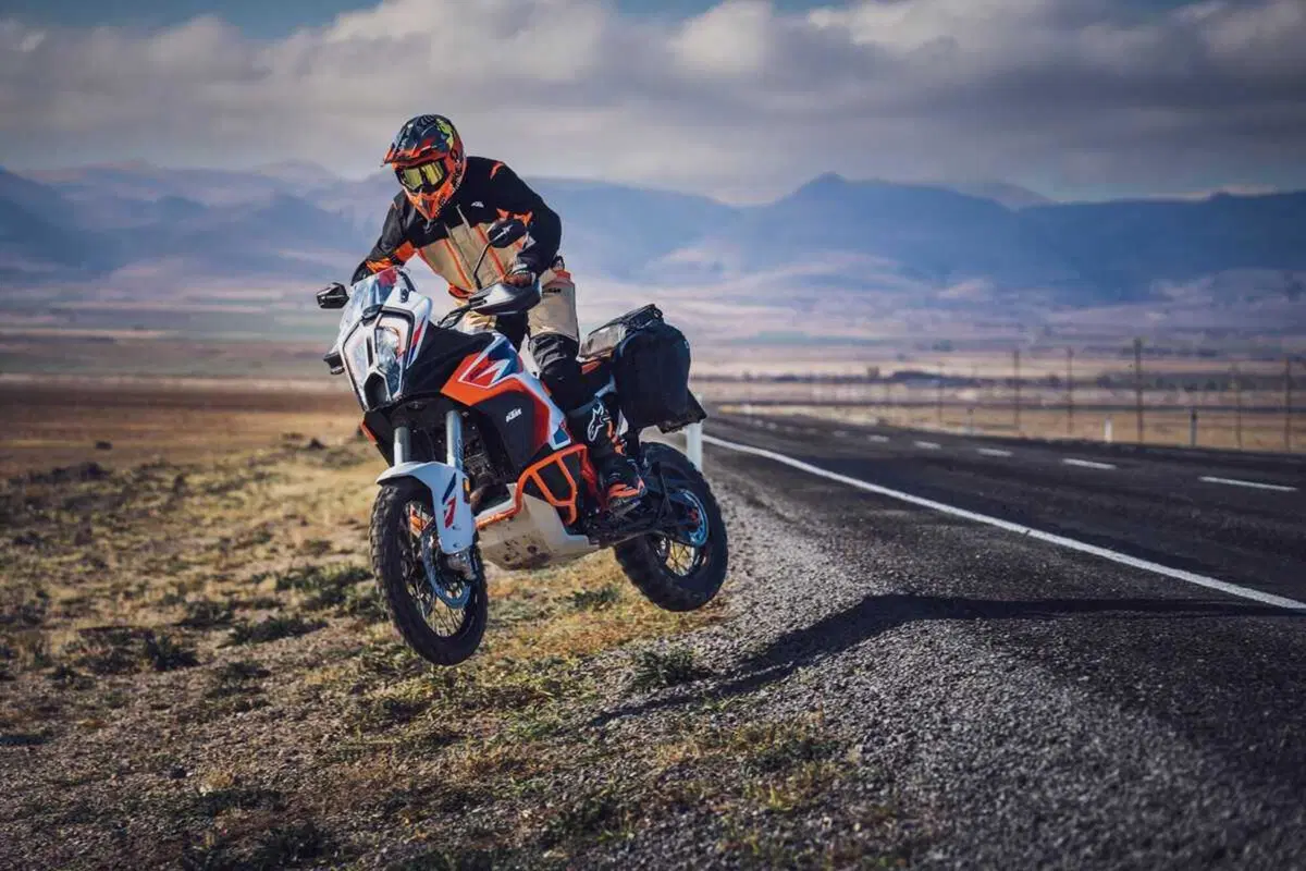 Si aggiorna così la KTM 1290 Super Adventure R 2023 (11)