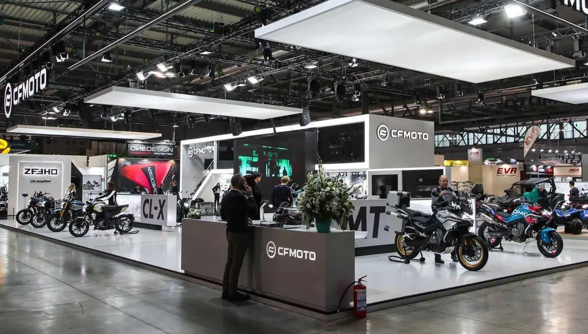 CFMoto 800NK. La naked, molto KTM, rivale della Hornet (3)