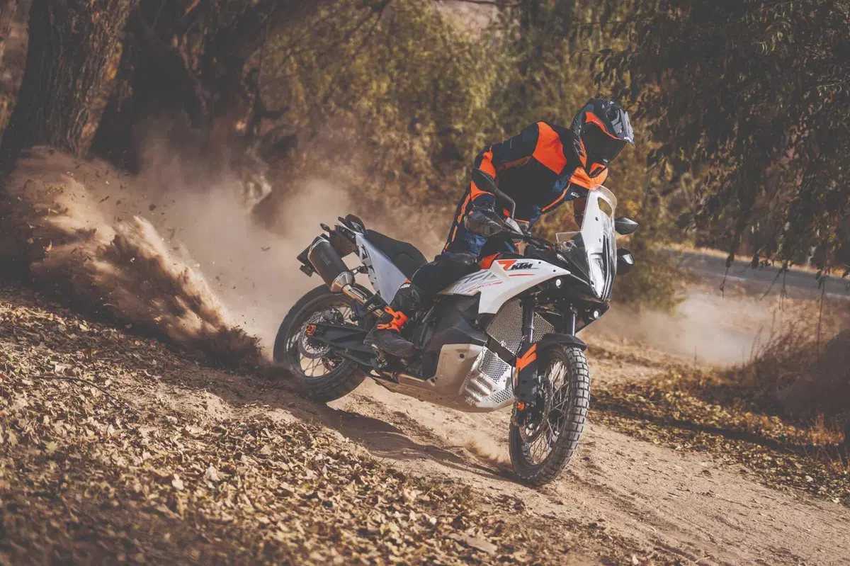 KTM annuncia i prezzi dell'intera gamma stradale 2023 (8)