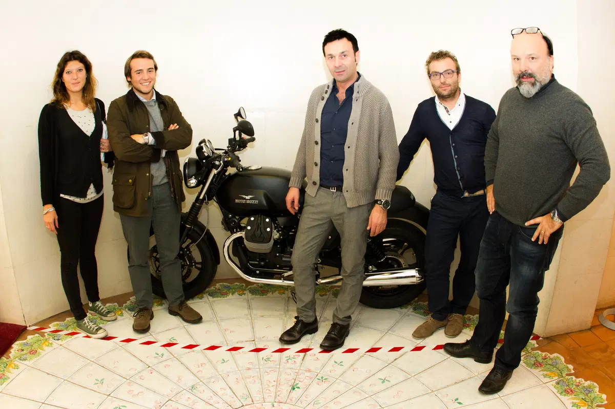 Moto.it porta Moto Guzzi V7 allo IED per le tesi di laurea 2015 (5)