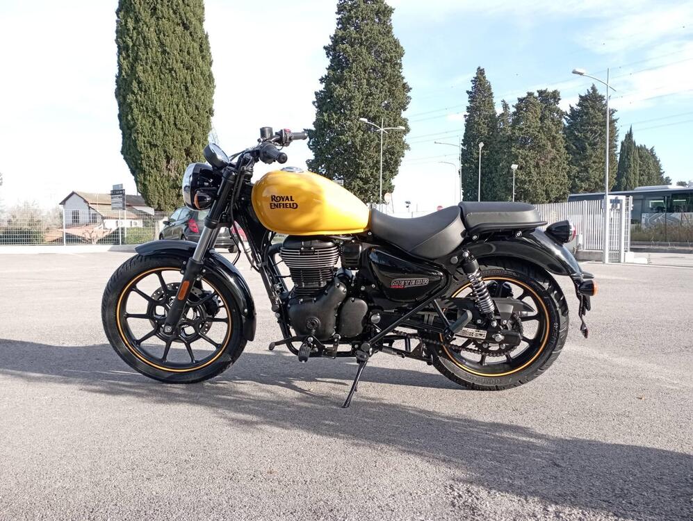 Royal Enfield Meteor 350 Fireball (2021 - 24) (4)