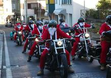 Non cliccate qui se volete ricevere altri auguri! Il reel natalizio di Moto.it