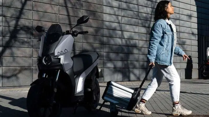 Nuovo SEAT MO' 50, cos&igrave; basta la patente AM